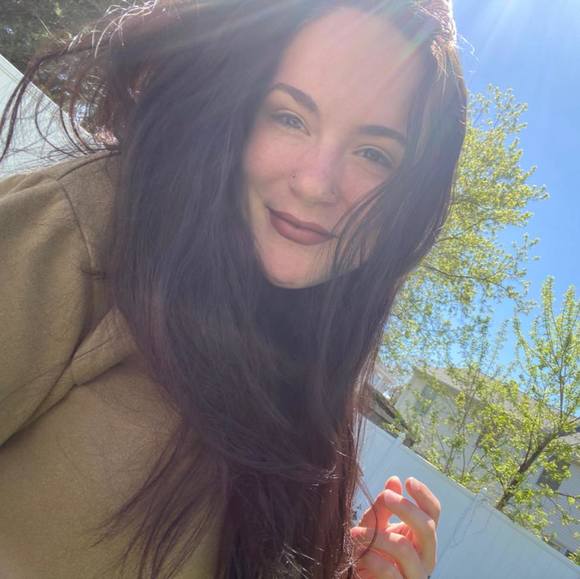 Meet your Posher, Katie - Picture 1 of 1